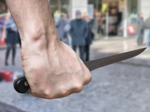 Hai cô gái mâu thuẫn vì bình luận trên Tik Tok, nam thanh niên bị đâm tử vong