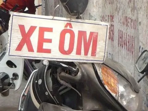 Cô gái từ miền Trung ra Hà Nội bị tài xế trung niên mang áo Grab chặt chém 300.000 đồng cho 7km