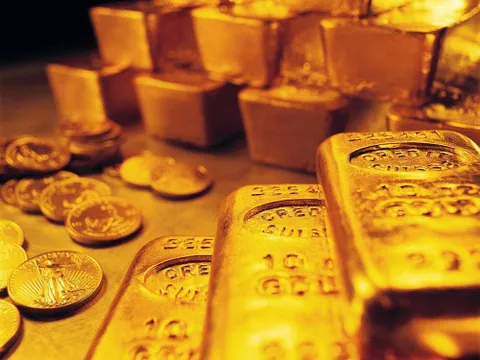 Giá vàng hôm nay 24/3: Vàng tiếp tục lao dốc mạnh