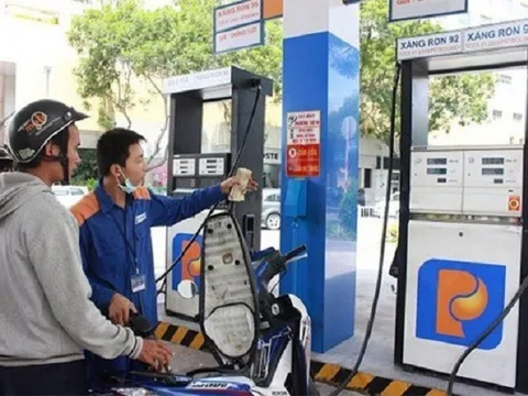 Bộ Công Thương đề xuất giảm thuế bảo vệ môi trường với xăng, dầu