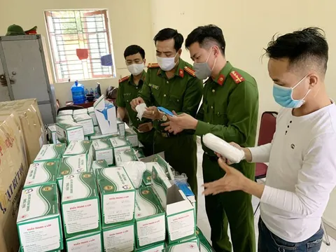 Hải Phòng: Sản xuất khẩu trang trái phép, thuê xe cứu thương chở đi tiêu thụ