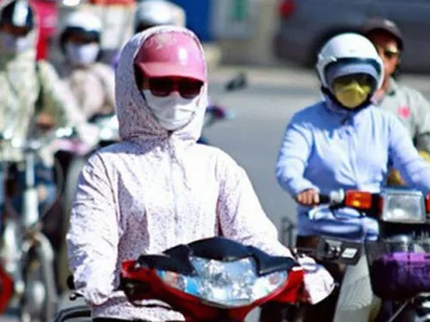 Nắng nóng bao trùm khắp Bắc Bộ và Trung Bộ, nền nhiệt tiếp tục tăng có nơi trên 38 độ C