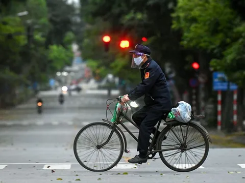 Ngày mai cả nước cơ bản dừng thực hiện cách ly xã hội