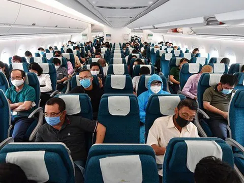 Dỡ bỏ quy định giãn cách hành khách trên máy bay từ 00 giờ ngày 07/5