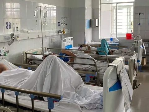 NÓNG: 135 người ở Đà Nẵng nhập viện nghi do ngộ độc thực phẩm