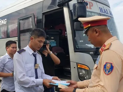 Từ ngày 15/5 – 14/6: CSGT tổng kiểm soát, được phép dừng tất cả các xe để kiểm tra giấy tờ