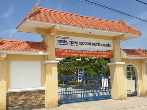 Xem xét, chỉ đạo xử lý nghiêm hiệu trưởng nhờ giáo viên làm bài hộ