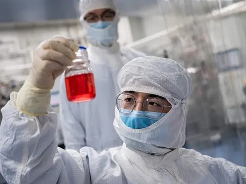 Bất ngờ thông tin Trung Quốc có vaccine sử dụng khẩn cấp trong vài tháng tới