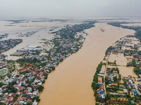 Bão số 10 sẽ bắt đầu gây mưa lớn tại Trung bộ từ đêm nay