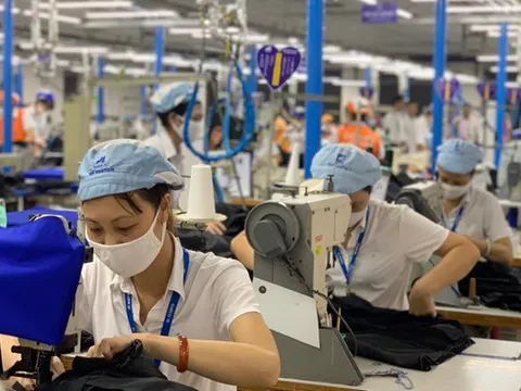 Quyền lợi của người lao động và người sử dụng lao động khi phải cách ly, ngừng việc vì dịch Covid-19