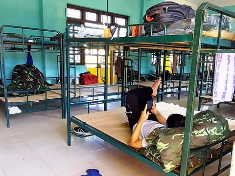 Thu phí người cách ly: Dấu hiệu 'lạm quyền' chỉ đạo ở một số địa phương?