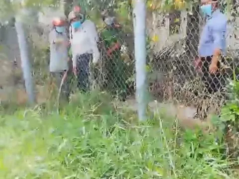 Xã Tăng Hòa - Gò Công Đông (Tiền Giang): Cưỡng chế hàng rào lấn chiếm lối đi công