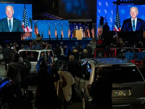 Người ủng hộ ông Biden ăn mừng, cơ hội ngày càng giảm với ông Trump