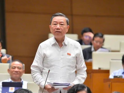 Bộ trưởng Tô Lâm: 'Ngay trong đội ngũ cán bộ có nhiều người sử dụng giấy tờ giả, xem xét xử lý hình sự'
