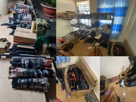Triệt phá đường dây vận chuyển, tàng trữ vũ khí 'khủng' ở Sài Gòn, thu giữ gần 1000 đao, kiếm