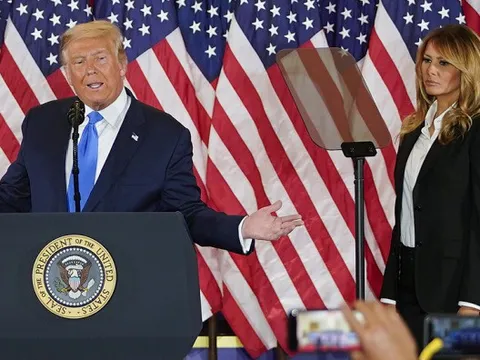 Thực hư chuyện bà Melania khuyên ông Trump chấp nhận thua cuộc và 'rời đi một cách đàng hoàng'?