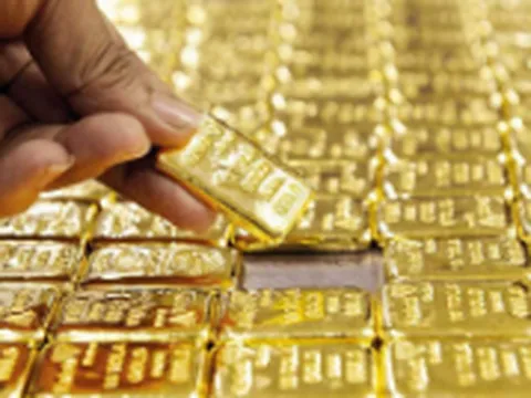 Giá vàng trong nước bất ngờ đảo chiều tăng trở lại, đắt hơn 3,7 triệu đồng/lượng so với vàng thế giới