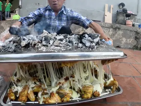 'Bắt quả tang' clip của Bà Tân Vlog có dấu hiệu cắt ghép để bỏ đi phần lỗi khi đang làm đồ ăn: sao cứ suốt ngày bị hỏng thế này?