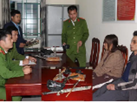 Bắt nhóm nam, nữ mang theo súng bắn điện gây ra hàng chục vụ trộm cắp chó