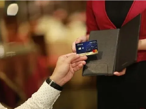 Tìm hiểu các loại thẻ ngân hàng SCB