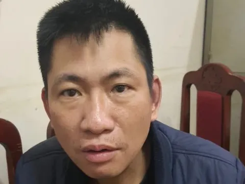 Hà Nội: Hết tiền tiêu xài, đối tượng mang dao đến cửa hàng điện thoại uy hiếp nhân viên rồi cướp tài sản