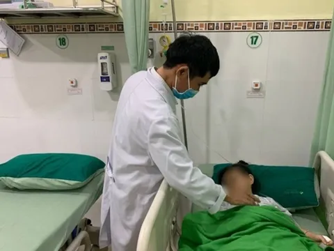 Mải mê chơi đùa, bé gái 4 tuổi nuốt đồng xu phải nhập viện cấp cứu