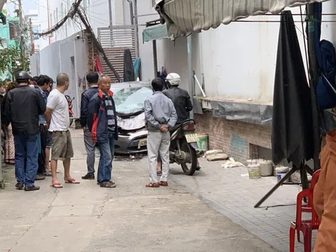 Rơi từ tầng 20 của khách sạn trúng đầu xe ô tô, người đàn ông ở Đà Nẵng tử vong
