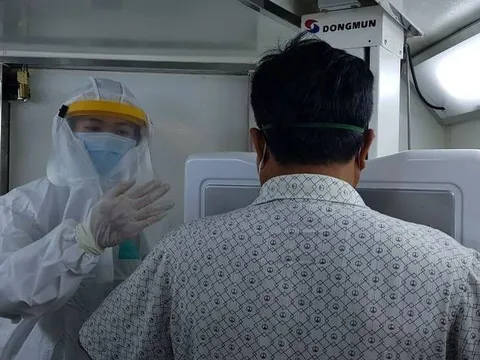 Khởi tố nam tiếp viên hàng không về tội làm lây lan dịch bệnh Covid-19