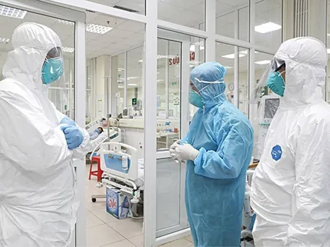Hai mẹ con tái dương tính với COVID-19 sau 16 ngày xuất viện