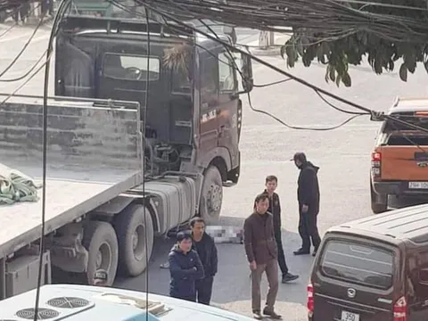Chở chị gái đi khám thai, thiếu nữ 17 tuổi bị xe tải cán tử vong thương tâm