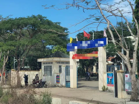 Nóng: Vụ nữ sinh lớp 7 tự sinh con trong nhà tắm, có người đàn ông 30 tuổi đến nhận là cha cháu bé