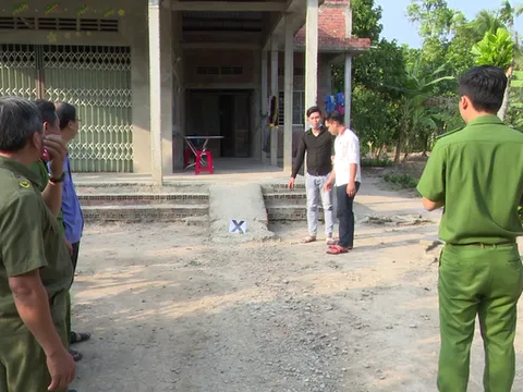 Bắt nhóm thanh niên đòi nợ thuê đánh đập, dọa chặt tay con nợ