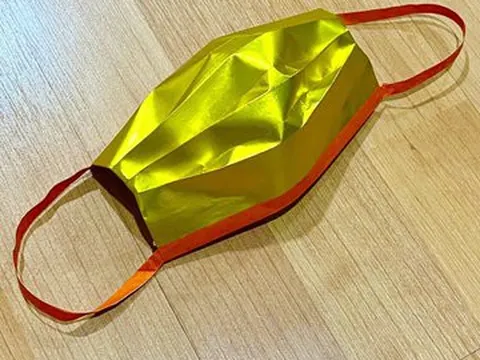 Không phải nhà lầu, xe hơi hay thỏi vàng, khẩu trang vàng mã cúng cô hồn mới 'cháy hàng' mùa COVID-19