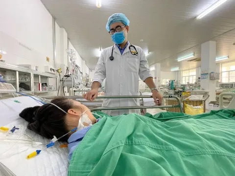 Cứu sống nữ bệnh nhân suýt mất mạng do bị ong đốt