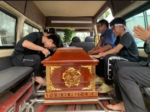 Nhặt được lọ thuốc diệt chuột giống siro, cháu bé 7 tuổi tử vong sau khi uống