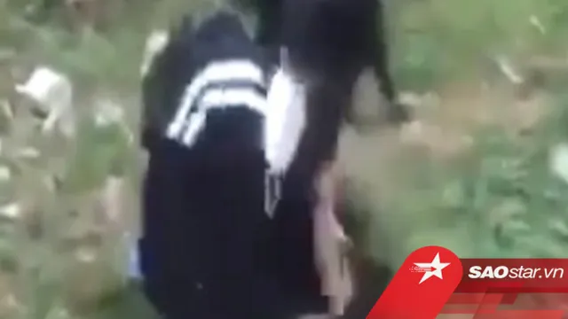 Công an vào cuộc làm rõ vụ hai nữ sinh đánh nhau trước cổng trường tại Thanh Hóa
