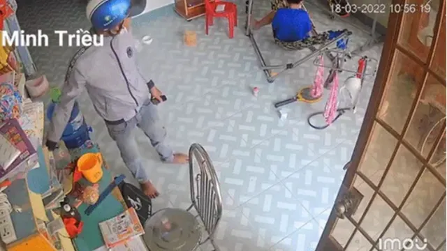 Tên trộm 'có tâm' khi tay trộm tiền, miệng dặn cháu bé chịu khó học và trông nhà cẩn thận