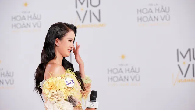 Hương Ly 'xổ' tiếng Anh bị Hà Anh chê thẳng mặt: 'Từ vựng của em nghe không sang'