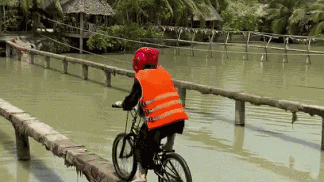 'Đứng tim' theo dõi cô gái chinh phục trò chơi mạo hiểm nhất Việt Nam, màn ăn mừng khiến ai nấy cười ngất