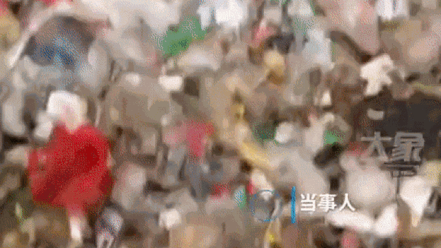 Bị mẹ chồng vứt nhầm nhẫn cưới vào bãi rác, con dâu tức tốc làm một điều khiến nhiều người nể phục
