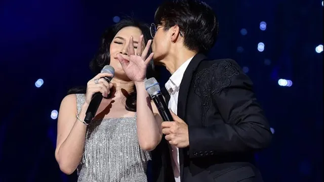 Khán giả xin chụp ảnh cùng nhưng cuối cùng lại 'cưỡng hôn' bất ngờ, Mỹ Tâm phản ứng thế nào?