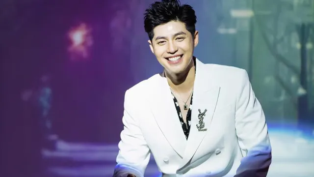 Trước thềm ra mắt MV mới, Noo Phước Thịnh 'há hốc' khi đón nhận quà 'khủng' từ người hâm mộ