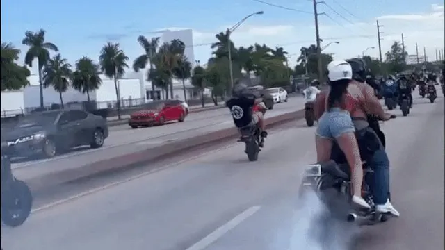 Clip: Biker thể hiện với bạn gái và cái kết đắng