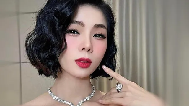 Lệ Quyên 'phản pháo' gay gắt khi bị chê sân si