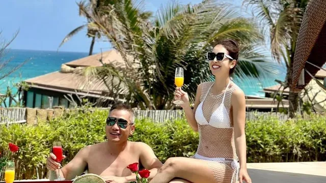 Jennifer Phạm tự tin diện áo tắm khoe body nóng bỏng sau 4 lần sinh nở