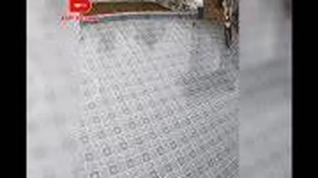 Clip: Nhà có bốn cô tiên và chiếc sân trơn trượt bất ổn
