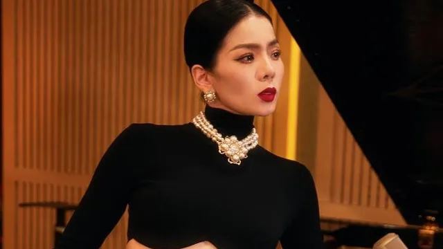 Giữa ồn ào, Lệ Quyên bất ngờ đăng đàn đầy ẩn ý: 'Đẳng cấp là văn hóa sống, là sự tử tế trong cư xử'