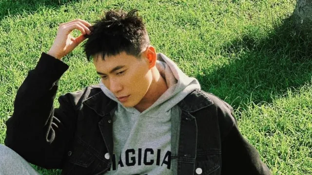 Diện mạo Kiều Minh Tuấn ngày càng khác lạ sau chia tay, fan cứ ngỡ tài tử Hàn Quốc