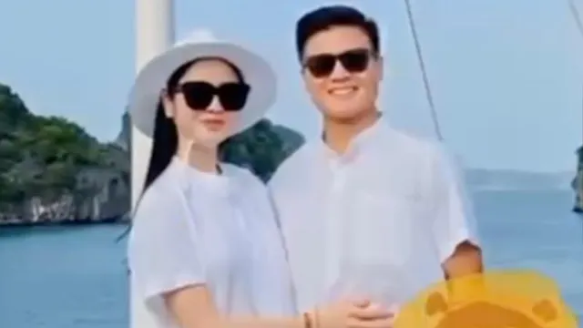 Quang Hải và bạn gái hot girl công khai tình cảm, netizen réo hỏi 1 chuyện cực hệ trọng