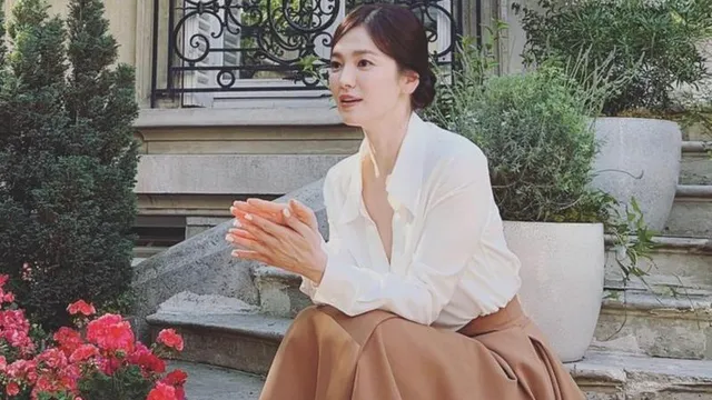 Song Hye Kyo công khai vừa được cầu hôn, bạn trai ngoại quốc có gia thế rất khủng?
